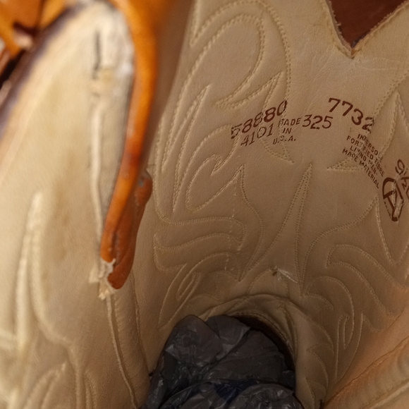 Dingo Brown Western Cowboy Boots - Picture 10 of 16